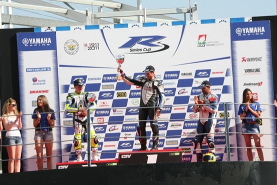 Yamaha R Series Cup 2011: vittoria all’ultimo secondo per Agnelli e Brunelli
