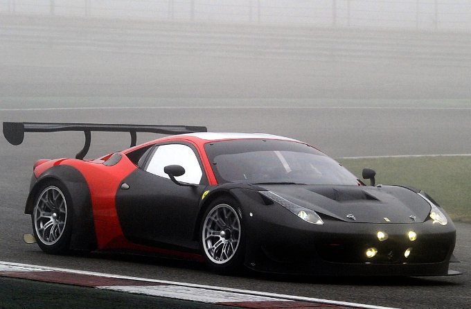 La Ferrari 458 GT3 prova ad Adria le ultime novità per il 2013