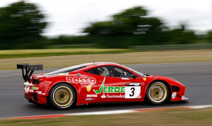 Ferrari in pista in Gran Bretagna e Stati Uniti