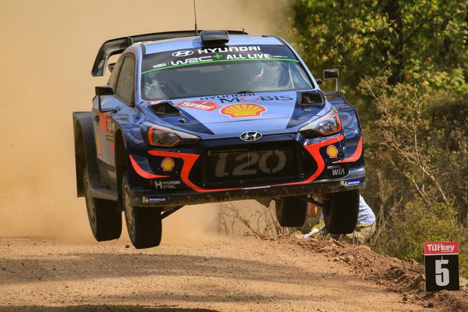 WRC | Neuville domina lo shakedown del Rally di Turchia, seguito da Ogier