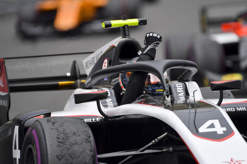 FIA F2 | Monaco, Gara: dominio incontrastato per De Vries, squalificato Ghiotto