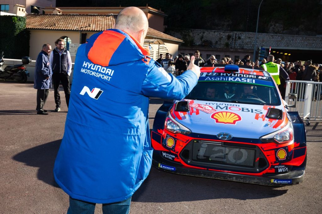 WRC | Andrea Adamo rivela: “La nuova Hyundai i20 Rally2 procede bene, è meglio della vecchia R5”. Nonostante le difficoltà nel testarla