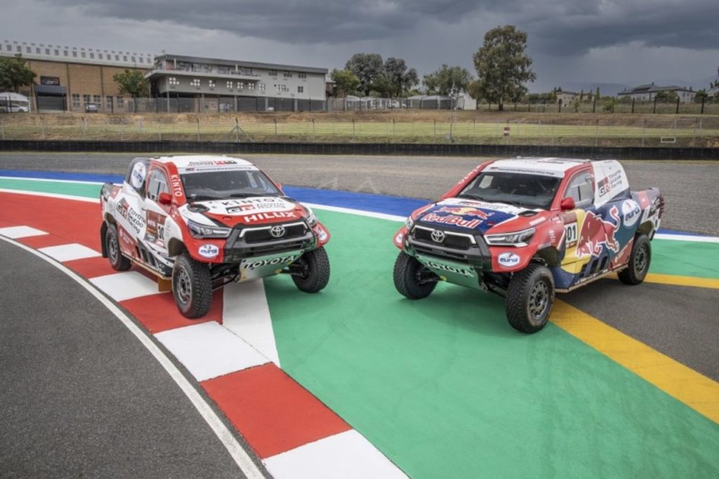 Dakar | Toyota Gazoo Racing in gara nel 2021 con quattro Hilux: presentata la vettura e gli equipaggi