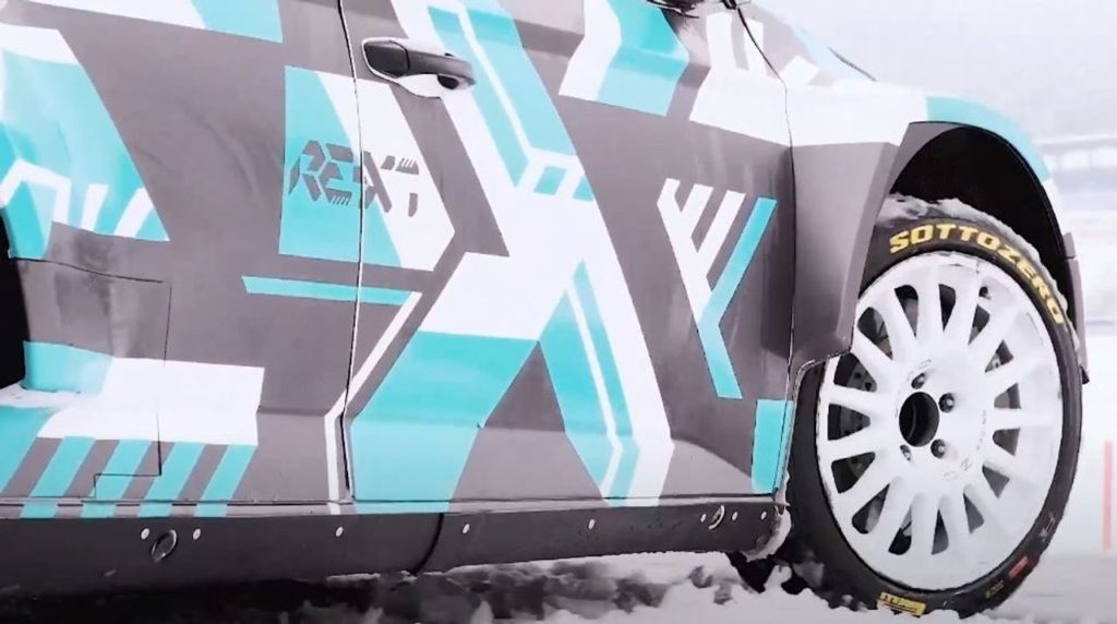 Ecco la Skoda Fabia RE-X1: il prototipo rally totalmente elettrico in azione [VIDEO]