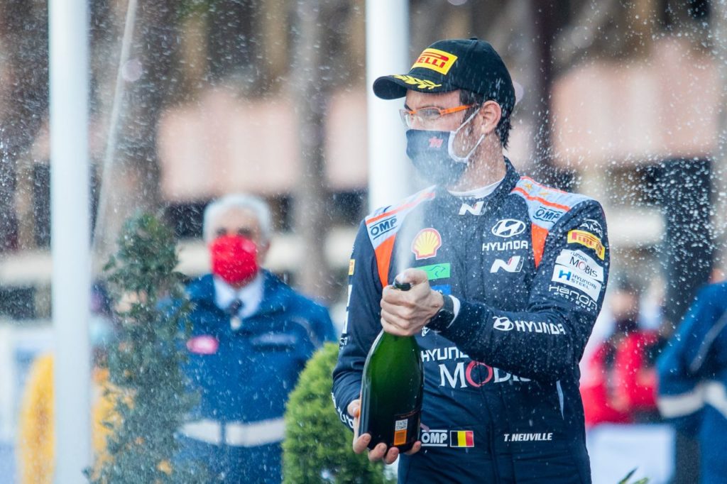 WRC | Neuville insegue ancora la speranza di un titolo mondiale. “Meglio se battendo Ogier”