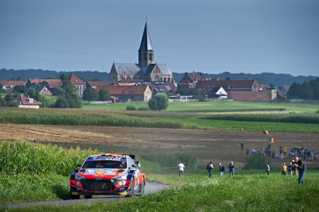 WRC | Ypres Rally 2021, Neuville resta leader. Raffica di imprevisti, da Tanak a Katsuta
