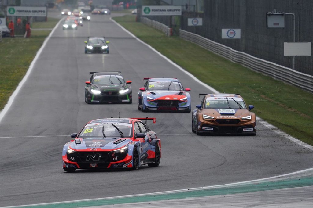 TCR Italy | Monza, Gare: Langeveld (Hyundai) e Tavano (Cupra) i primi vincitori del 2022