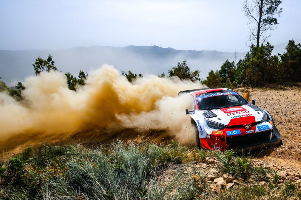 WRC | Rally Portogallo 2022, PS6-8: si ritira anche Ogier. Evans in testa, Rovanpera incombe