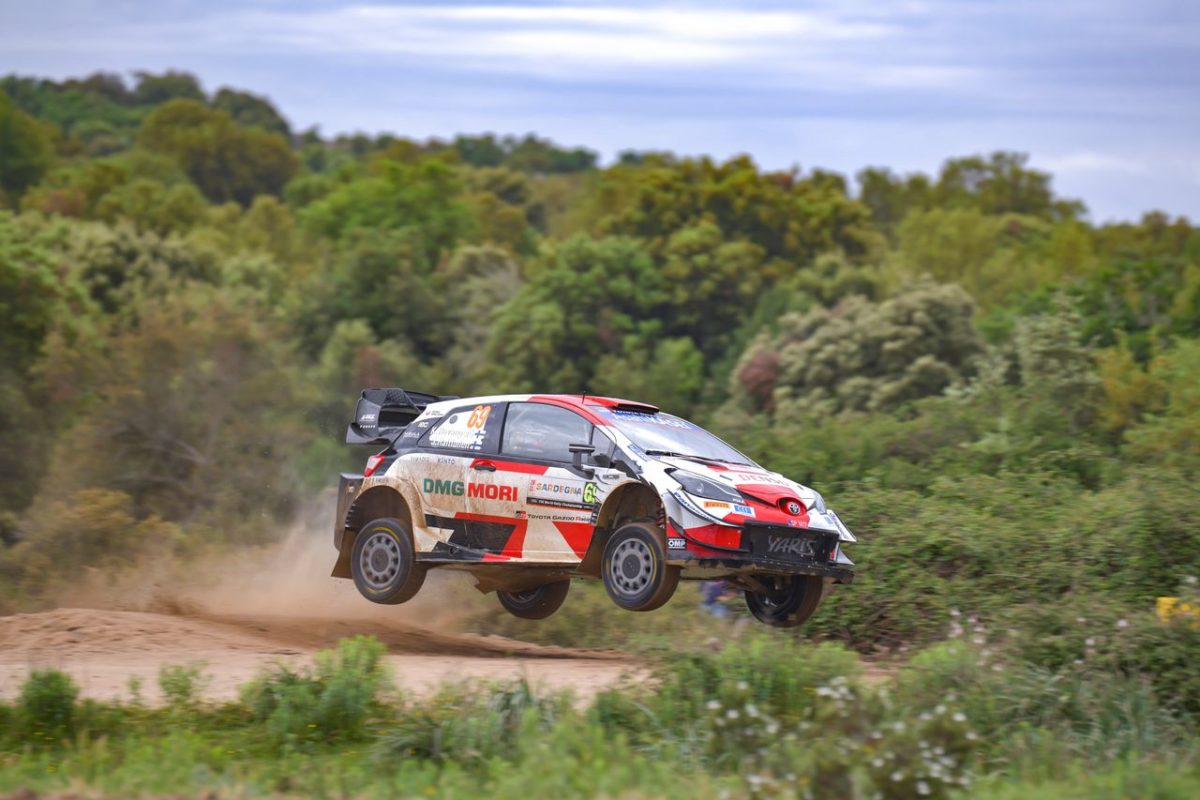 O líder Toyota no Rally Italia Sardegna: as expectativas dos pilotos