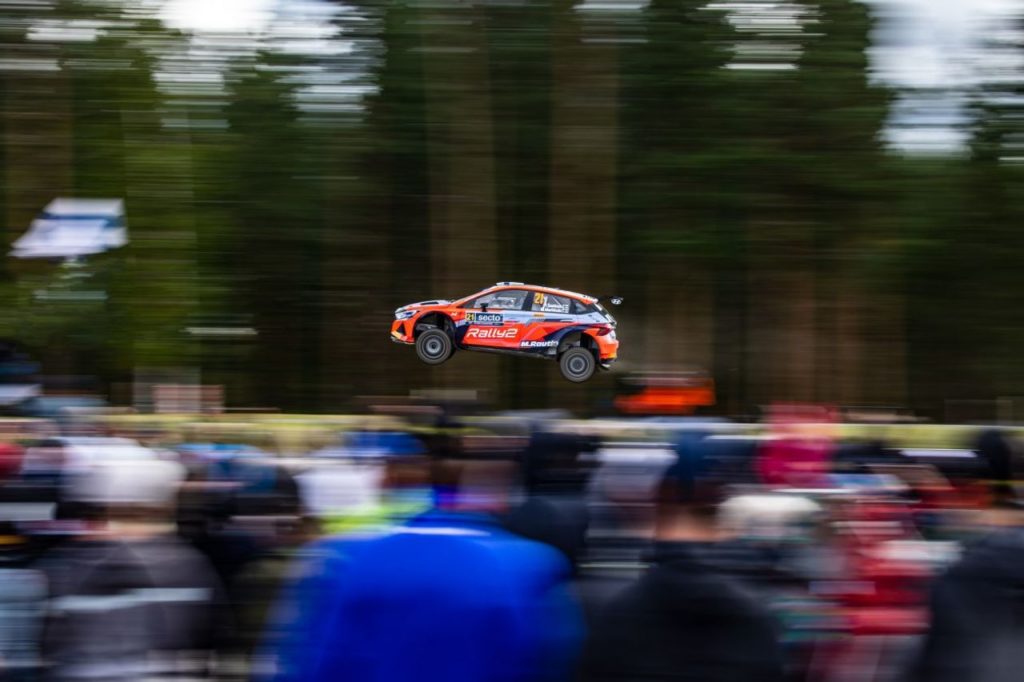 WRC | Rally Finlandia, Suninen squalificato. La vittoria nel WRC2 va a Lindholm